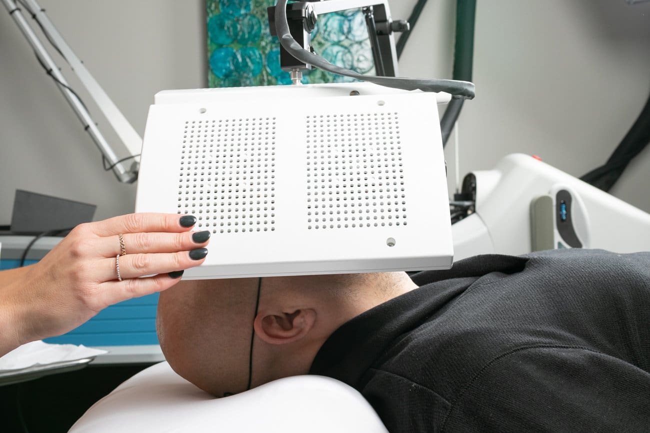 1C4A2470 Cincinnati LED Light Therapy Treatments